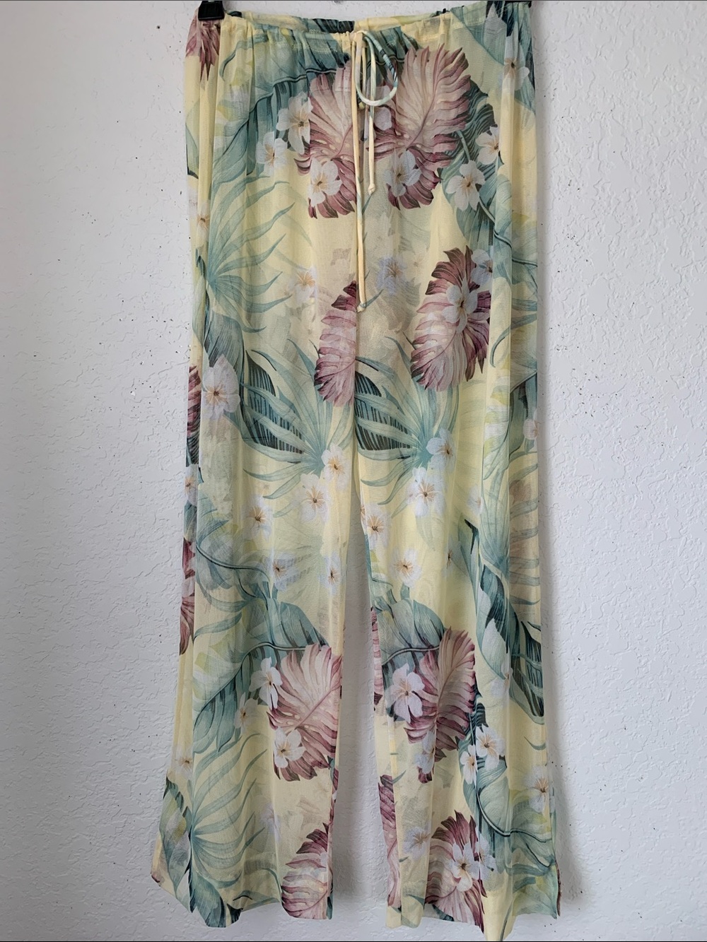 Leilani Tropical Floral Wide-Leg Drawstring Lightweight Pants  Size M-L